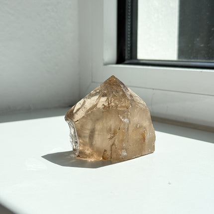 Rauchquarz Spitze (halbpoliert)