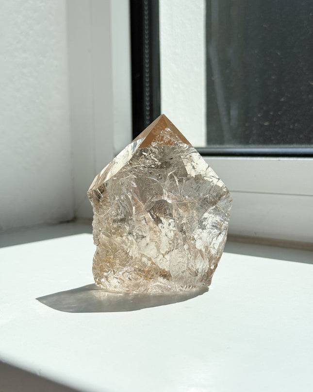 Rauchquarz Spitze (halbpoliert)
