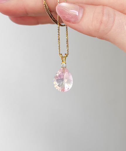 FairyTale Rosenquarz Anhänger - Tropfen in Gold