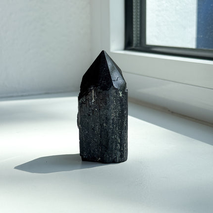 Turmalin Schörl Spitze (halbpoliert)