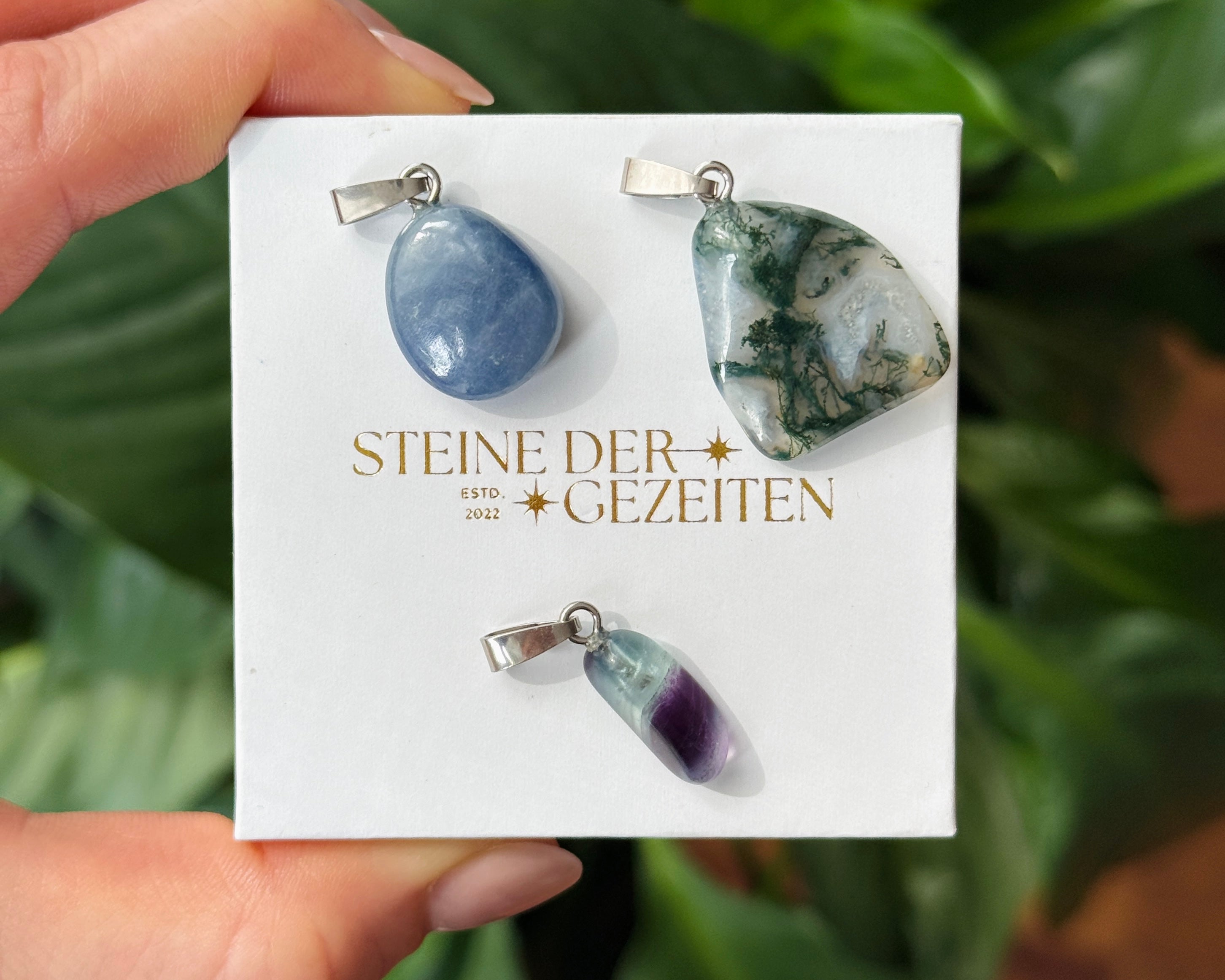 Saphir, Moosachat und Fluorit als Kettenanhänger in Silber