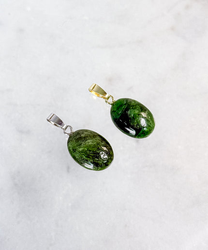 Chromdiopsid Cabochon Kettenanhänger