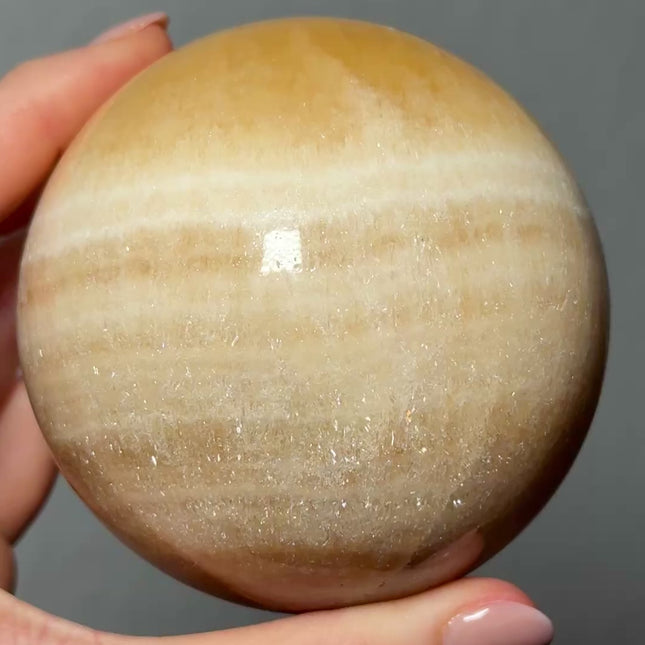 Orangencalcit V