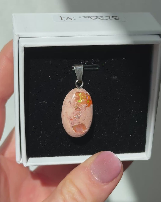 Opal (Feueropal) Cabochon Kettenanhänger EINZELSTÜCK