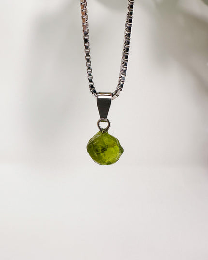 Peridot (Olivin) in Rohform - silber - Nr. 3