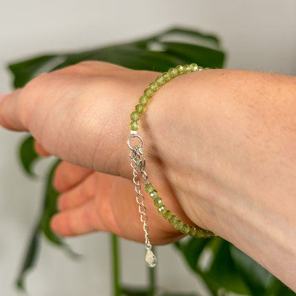 Peridot facettiert Perlenarmband - verstellbar